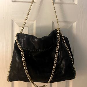 Gold chain shoulder bag